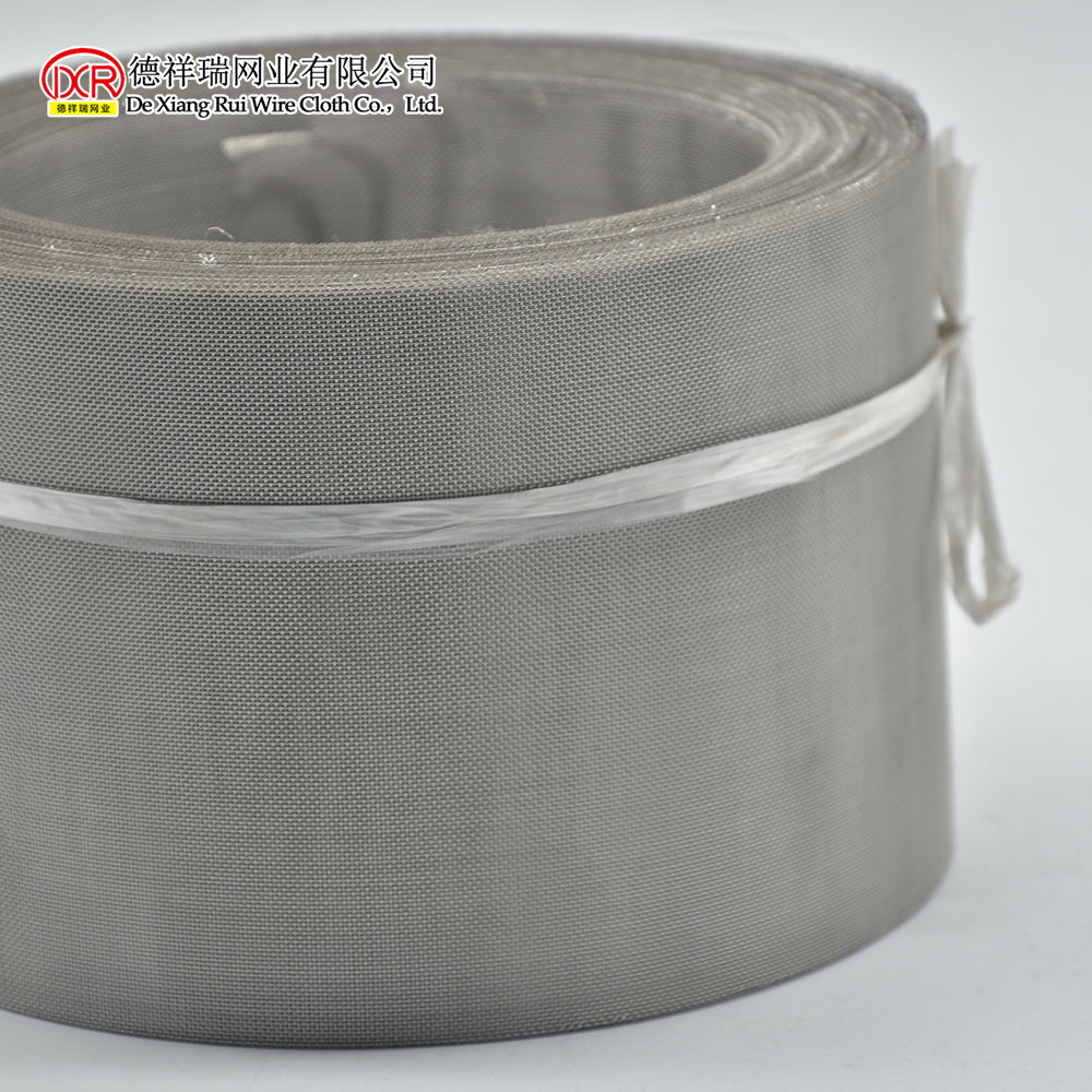 https://www.wireclothmesh.com/source-manufacturers-304-316-square-hol-stainless-steel-wire-mesh-products/