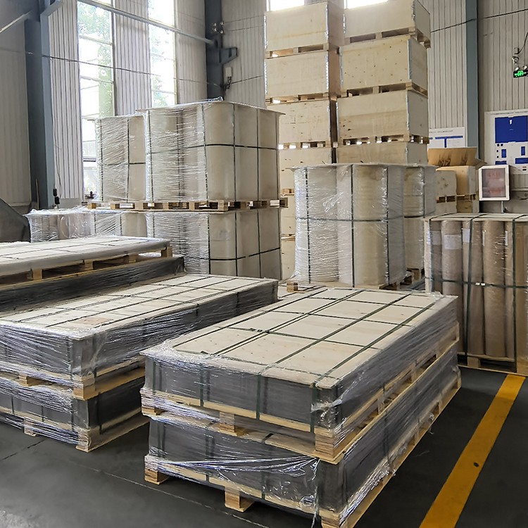 Wooden box packaging